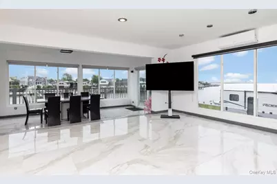200 Clocks Boulevard, Massapequa, NY 11758 - Photo 7