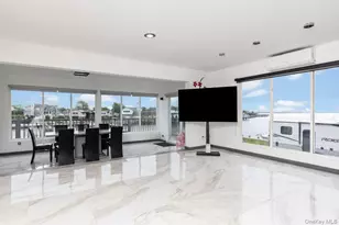 200 Clocks Blvd, Massapequa, NY 11758 - Photo 7