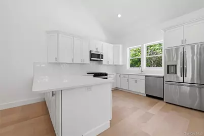 19 Montauk Highway #7, Westhampton, NY 11977 - Photo 1