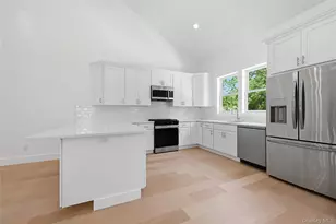 19 Montauk Hwy, Westhampton, NY 11977 - Photo 5