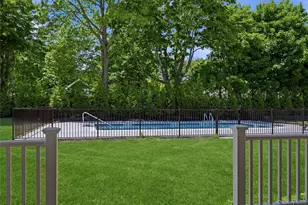 19 Montauk Hwy, Westhampton, NY 11977 - Photo 25