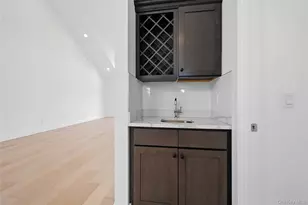 19 Montauk Hwy, Westhampton, NY 11977 - Photo 9