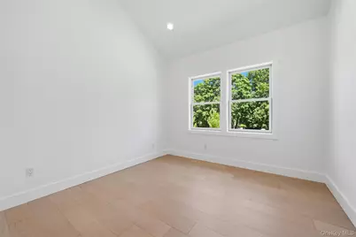 19 Montauk Highway #9, Westhampton, NY 11977 - Photo 11