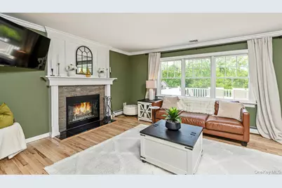 506 Twomey Avenue, Calverton, NY 11933 - Photo 15