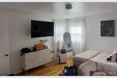 77 34 162nd Street #2, Fresh Meadows, NY 11366 - Photo 5