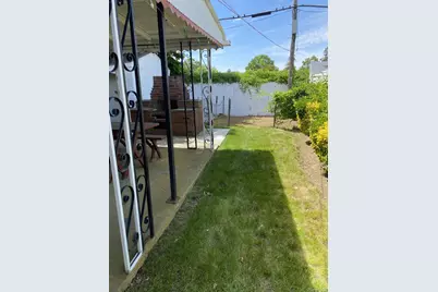 128-22 Francis Lewis Boulevard, Springfield Gardens, NY 11413 - Photo 19