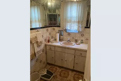 128-22 Francis Lewis Boulevard, Springfield Gardens, NY 11413 - Photo 11