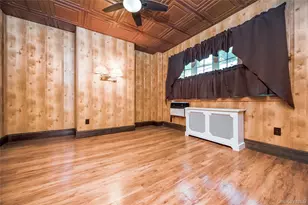 61-49 62nd Rd, Middle Village, NY 11379 - Photo 41