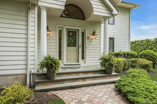 6 Mill Pond Rd, Hampton Bays, NY 11946 - Photo 3