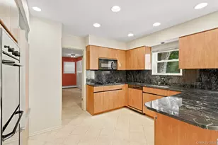 23 Carriage Ct, Scarsdale, NY 10583 - Photo 13
