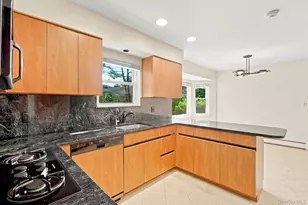 23 Carriage Ct, Scarsdale, NY 10583 - Photo 11