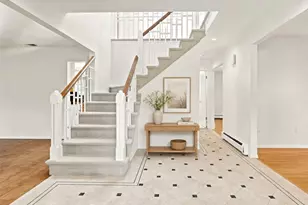 23 Carriage Ct, Scarsdale, NY 10583 - Photo 3