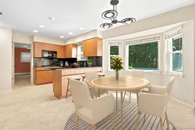 23 Carriage Court, Scarsdale, NY 10583 - Photo 9