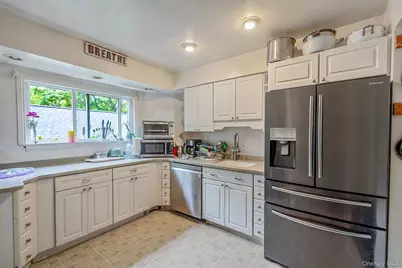 35 Franklin Avenue, Mastic, NY 11950 - Photo 5