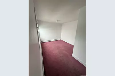 [Address not provided], Levittown, NY 11756 - Photo 19