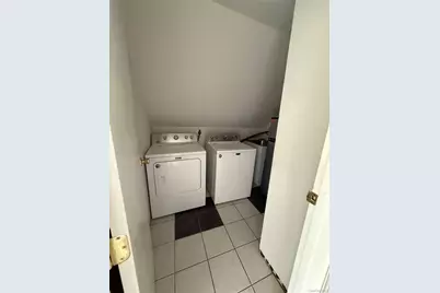 [Address not provided], Levittown, NY 11756 - Photo 17