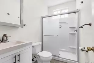2 Lincoln Ave, Islip Terrace, NY 11752 - Photo 11