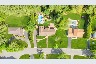 10 S Lot Road, Smithtown, NY 11787 - Photo 3