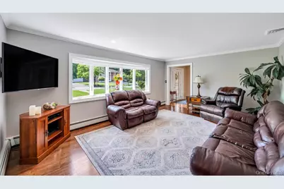 10 S Lot Road, Smithtown, NY 11787 - Photo 7