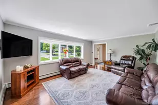 10 S Lot Rd, Smithtown, NY 11787 - Photo 7