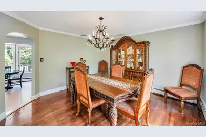 10 S Lot Road, Smithtown, NY 11787 - Photo 9