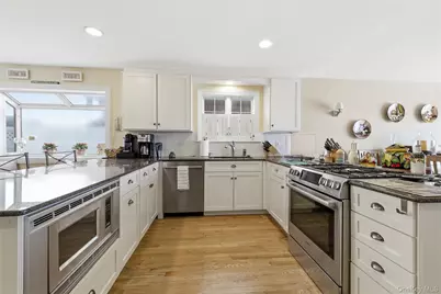 19 Oak Shore Drive, Bayville, NY 11709 - Photo 9