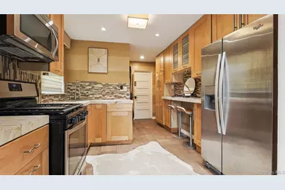 22 Mount Joy Place, New Rochelle, NY 10801 - Photo 9