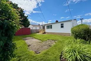 47 Vanburen St, Freeport, NY 11520 - Photo 17