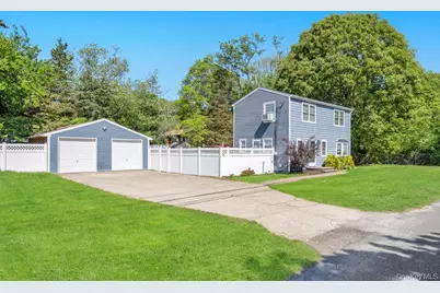 66 Oxhead Road, Centereach, NY 11720 - Photo 3