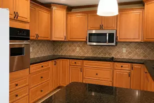 180 Sutton Manor Rd, New Rochelle, NY 10801 - Photo 3