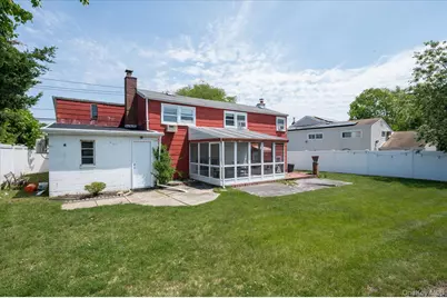 330 Woods Road, North Babylon, NY 11703 - Photo 21