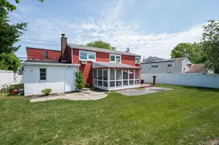 330 Woods Rd, North Babylon, NY 11703 - Photo 21