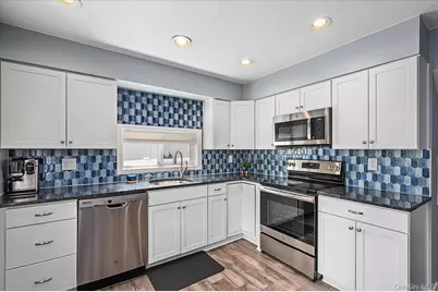 330 Woods Road, North Babylon, NY 11703 - Photo 7