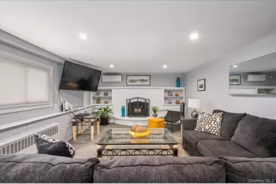330 Woods Road, North Babylon, NY 11703 - Photo 9