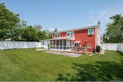 330 Woods Road, North Babylon, NY 11703 - Photo 17