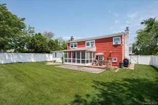 330 Woods Rd, North Babylon, NY 11703 - Photo 17