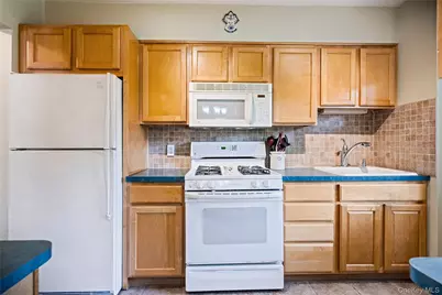 1 Edwards Street #2D, Roslyn Heights, NY 11577 - Photo 7
