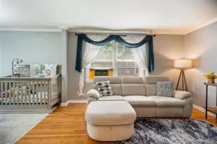 1 Edwards St, Roslyn Heights, NY 11577 - Photo 11