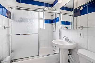 1 Edwards Street #2D, Roslyn Heights, NY 11577 - Photo 21