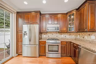 246 Roosevelt Way, Westbury, NY 11590 - Photo 7
