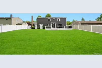 20 Canterbury Court, Oakdale, NY 11769 - Photo 37