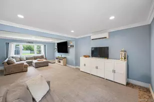 20 Canterbury Ct, Oakdale, NY 11769 - Photo 7