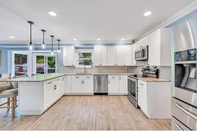20 Canterbury Court, Oakdale, NY 11769 - Photo 5