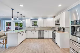 20 Canterbury Ct, Oakdale, NY 11769 - Photo 5
