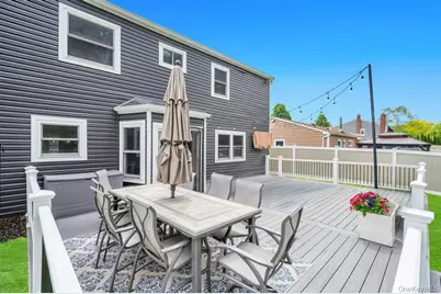 20 Canterbury Court, Oakdale, NY 11769 - Photo 31