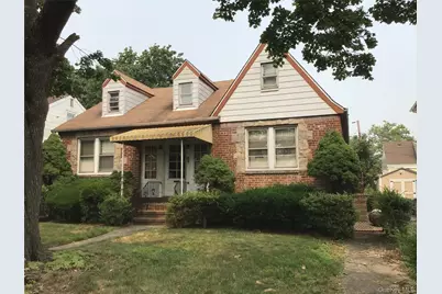 25 Collins Avenue, Williston Park, NY 11596 - Photo 3