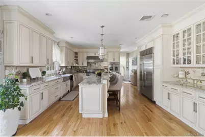 27 Davison Place, Rockville Centre, NY 11570 - Photo 17