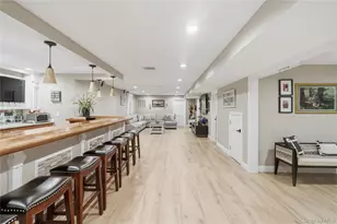 27 Davison Pl, Rockville Centre, NY 11570 - Photo 31