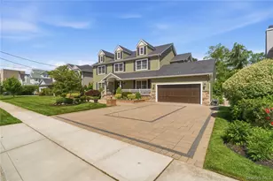 27 Davison Pl, Rockville Centre, NY 11570 - Photo 3