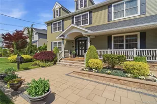27 Davison Pl, Rockville Centre, NY 11570 - Photo 7